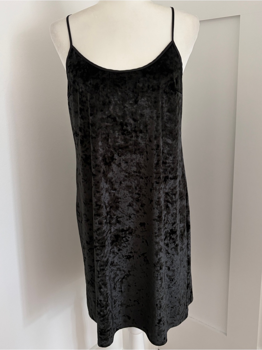 Victoria’s Secret Black Crushed Velvet Chemise Nightgown M/L Adjustable Strap*63